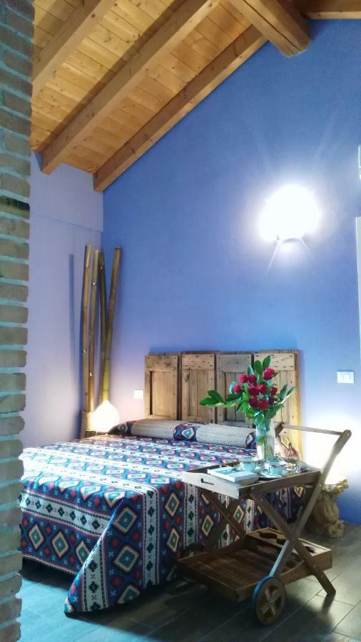 L'Albero Della Gioia Bed and Breakfast Villanova sull'Arda Exterior foto